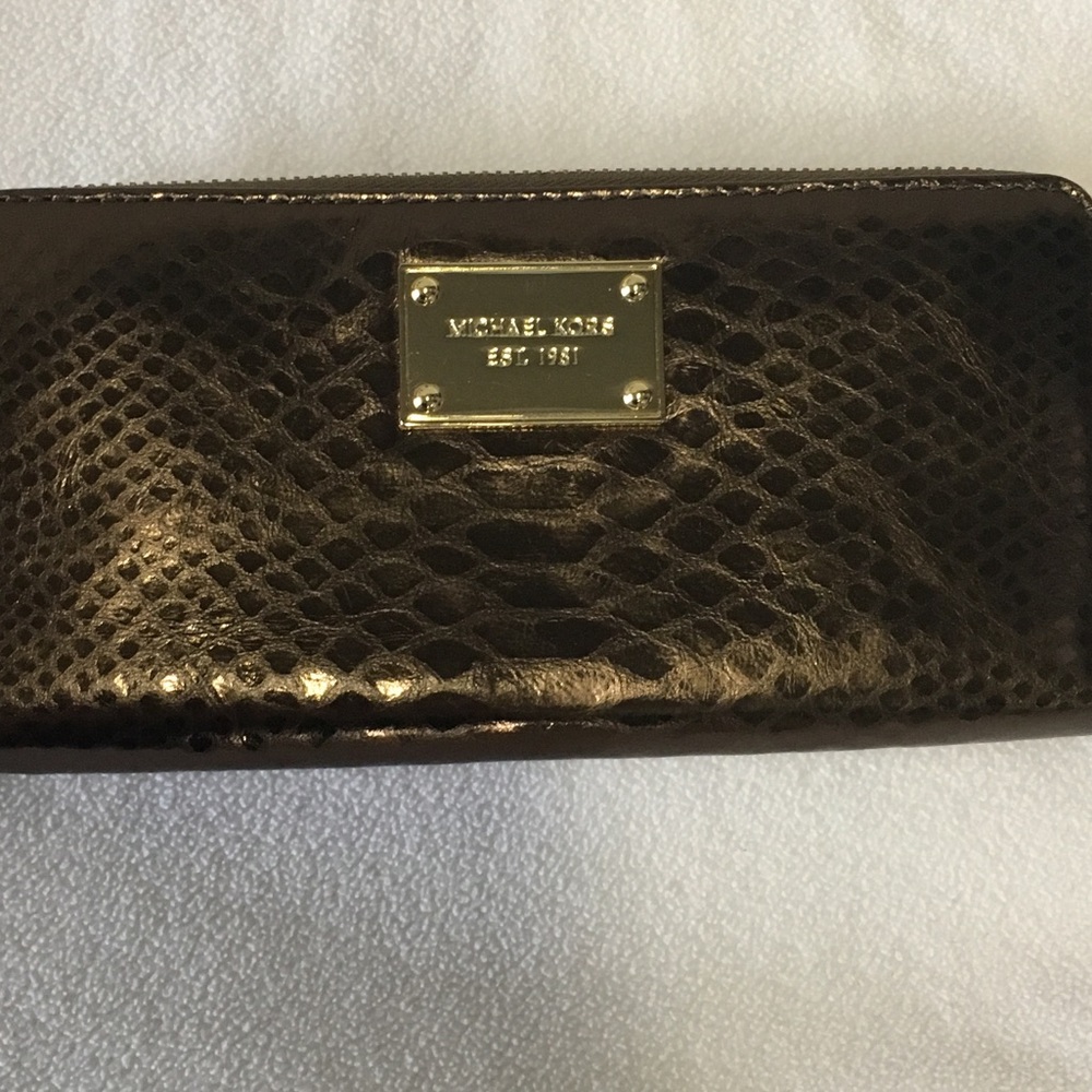 Michael Kors Bronze bag/wallet set! EUC - Picture 3 of 8